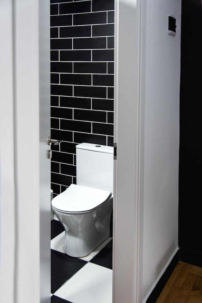 Home Plus Eleutheria Budget Room アテネ エクステリア 写真