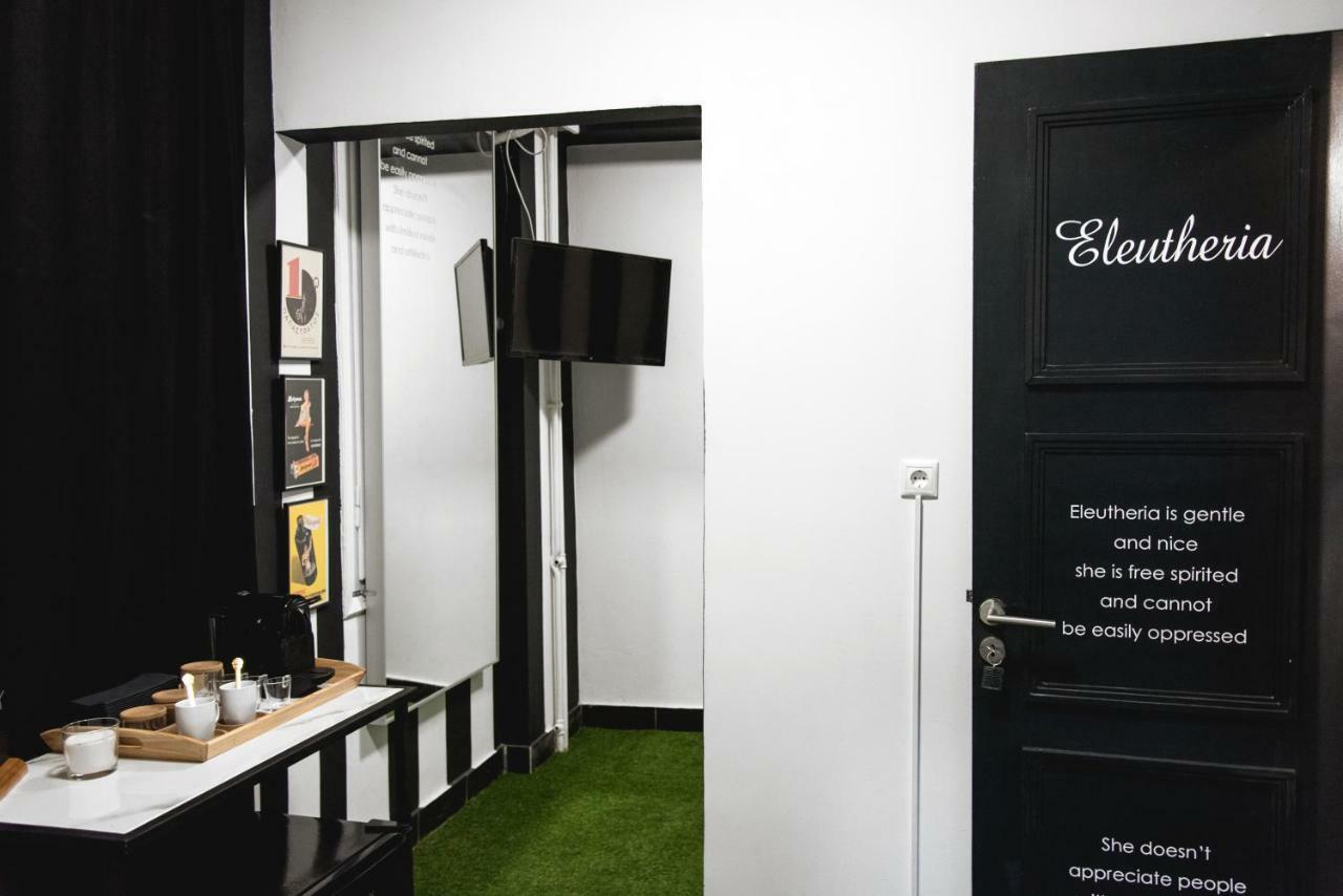 Home Plus Eleutheria Budget Room アテネ エクステリア 写真
